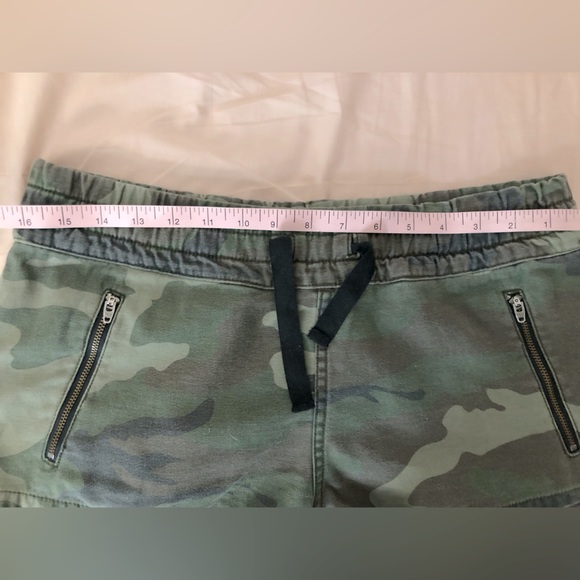 TNA camo shorts - Picture 3 of 7
